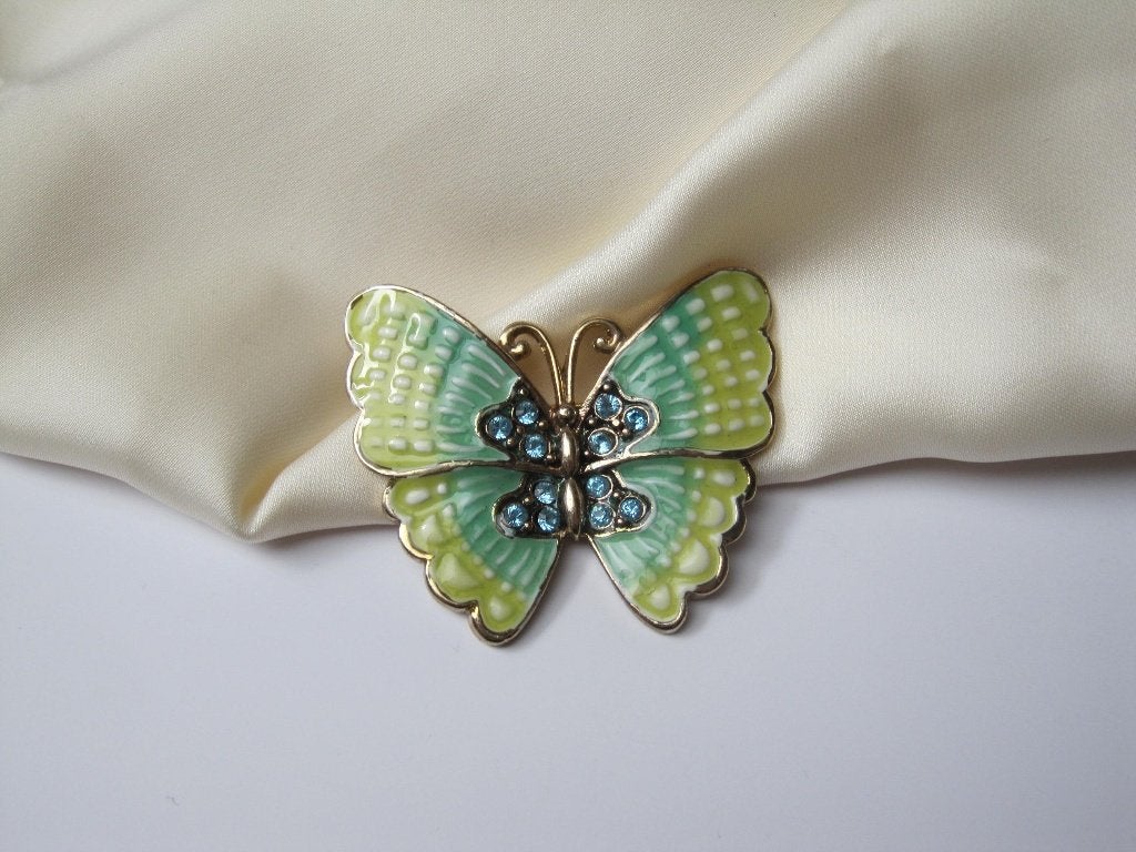 Broche Monet vlinder groen tinten emaille 4.6x3.8, Met kristal, Overige materialen, Overige kleuren, Ophalen of Verzenden