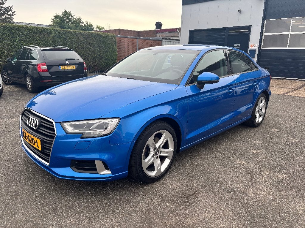 Audi A3 1.0TFSI 85KW Sedan 2017 Blauw, Auto's, Audi, Stof, Blauw, Origineel Nederlands, 1180 kg