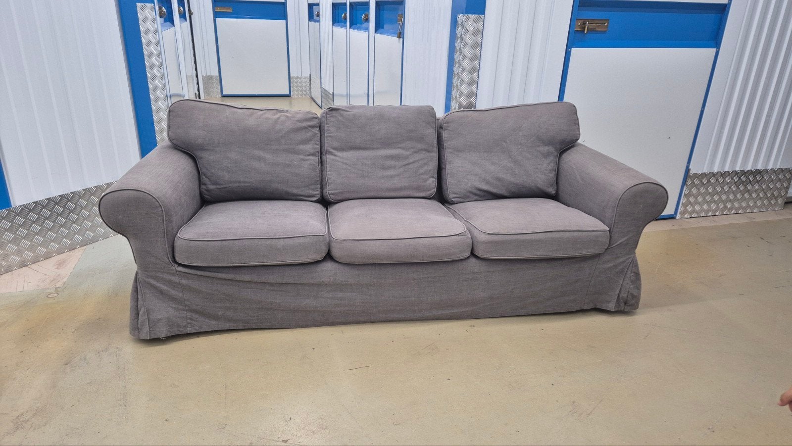 IKEA Ektorp 3-zitsbank met wieltjes, Huis en Inrichting, Ophalen, Gebruikt, Driepersoons, 75 tot 100 cm