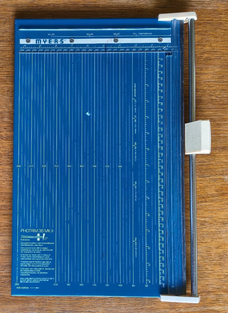 Papiersnijder / rolsnijmachine met geleidestang, Ophalen of Verzenden, Gebruikt, Geschikt voor snijden, Gereedschap of Toebehoren