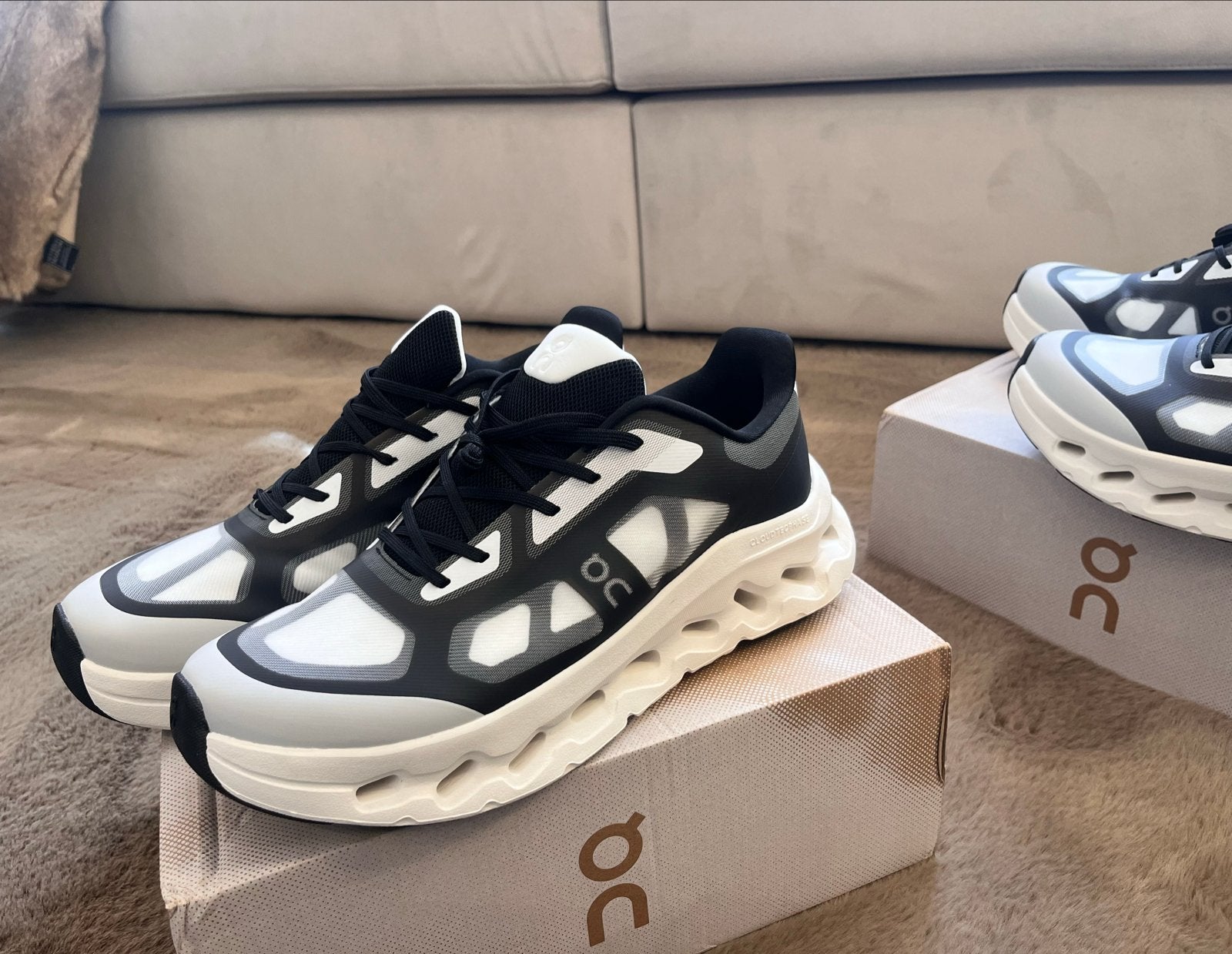 On Cloud schoenen Zwart/Wit 42/44, Ophalen of Verzenden, Nieuw, Zwart, Sneakers of Gympen