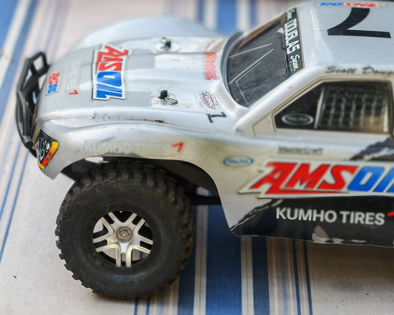 Traxxas Slash 4x4 RC Auto met afstandsbediening, Elektro, Gebruikt, Auto offroad, Ophalen of Verzenden