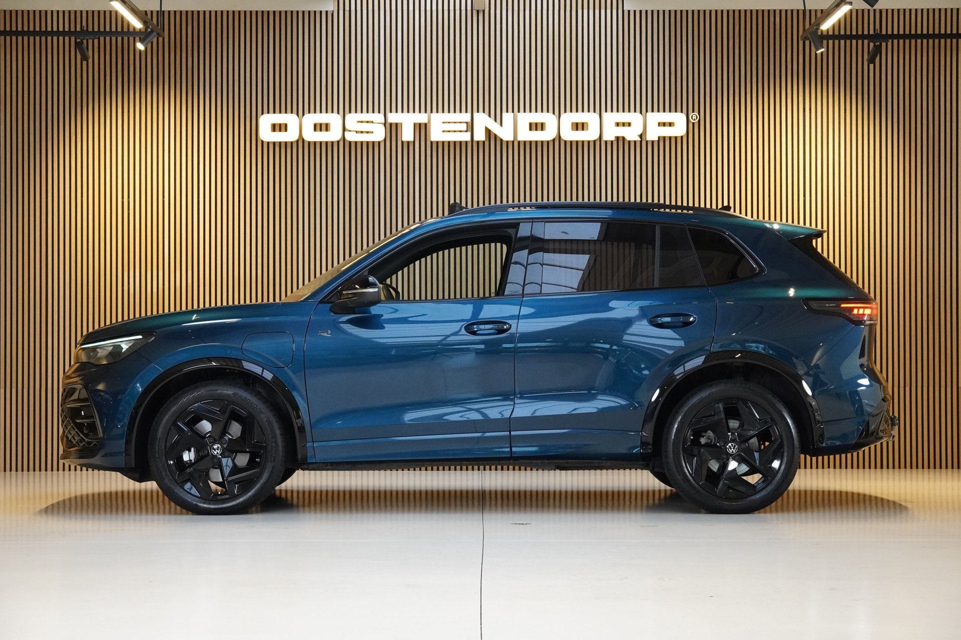 Volkswagen Tiguan 1.5/204pk eHybrid R-Line Blackstyle|2025|P, Auto's, Dealer onderhouden, Stof, Zwart, Blauw