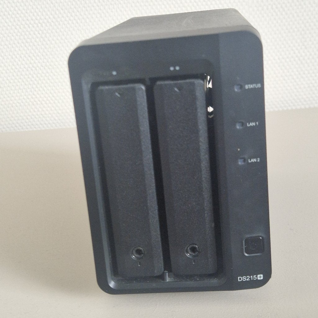 Synology DS215j NAS + 2x WD Red 2TB, Computers en Software, Ophalen of Verzenden, Zo goed als nieuw