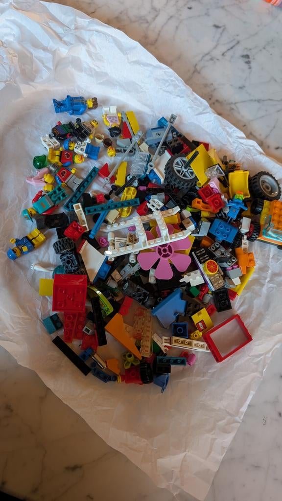 Lego ongesorteerd met minifigures zak vol, Ophalen of Verzenden