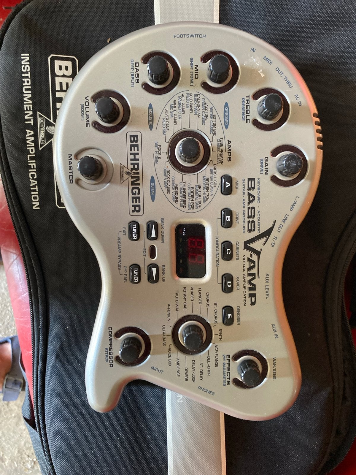 Behringer Bass V-AMP Gitaar/Basgitaar Modeller, Ophalen of Verzenden, Gebruikt, Basgitaar