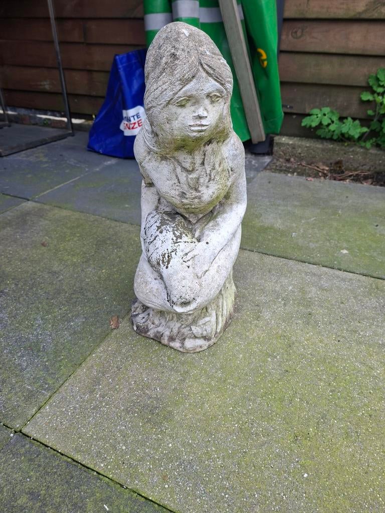 Betonnen beeld 46 cm hoog, Ophalen