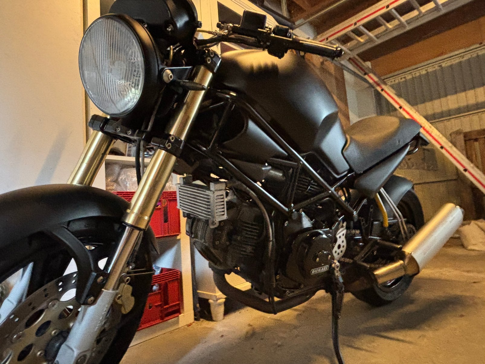 Ducati Monster ‘97 custom Fready To Race, 750 cc, Gebruikt, Particulier, Handgeschakeld