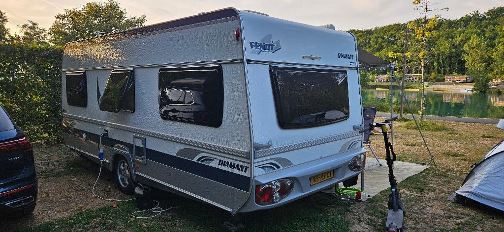 Caravan Fendt 510 - 2 aparte bedden (Stalling ter overname), Caravans en Kamperen, Kachel, Rondzit, 2 aparte bedden, Particulier