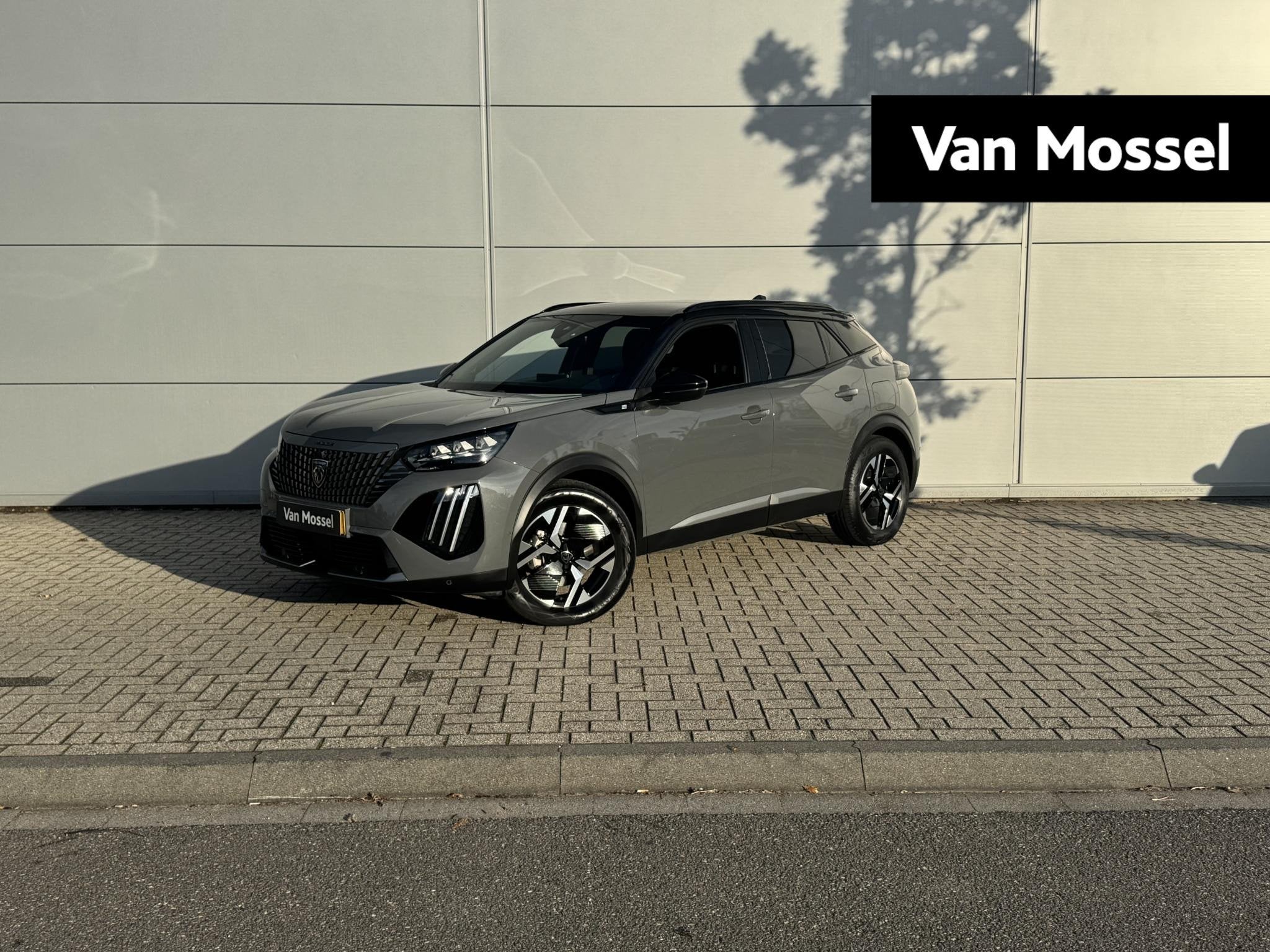 Peugeot e-2008 EV GT 54 kWh | Alcantara bekleding | Trekhaak, Auto's, 12 maanden, Gebruikt, 156 pk, 1523 kg