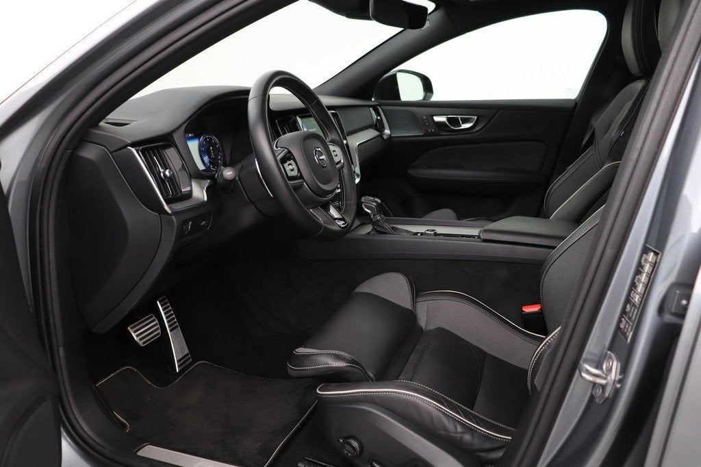 Volvo S60 2.0 T5 R-Design | ACC | Panoramadak | Head-Up | Ha, 15 km/l, Euro 6, 4 cilinders, 1969 cc