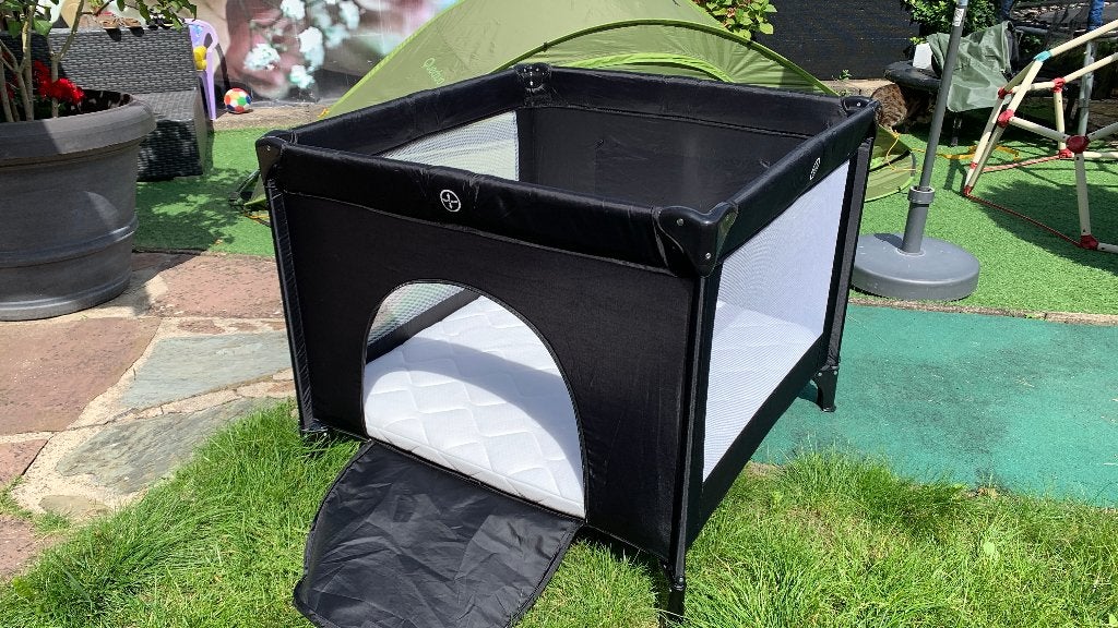 Camping- of logeerbedje, compleet met matras, Kinderen en Baby's, Ophalen, Zo goed als nieuw, Ledikant
