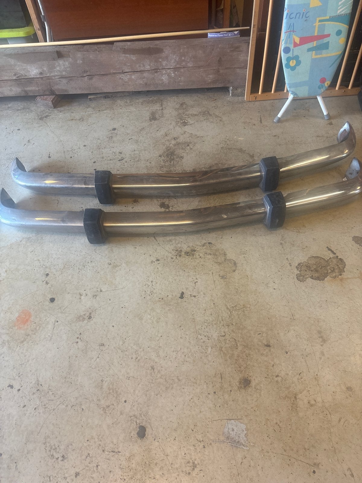 2 voorbumpers peugeot 504, waarvan 1 zo goed als nieuw, Ophalen of Verzenden