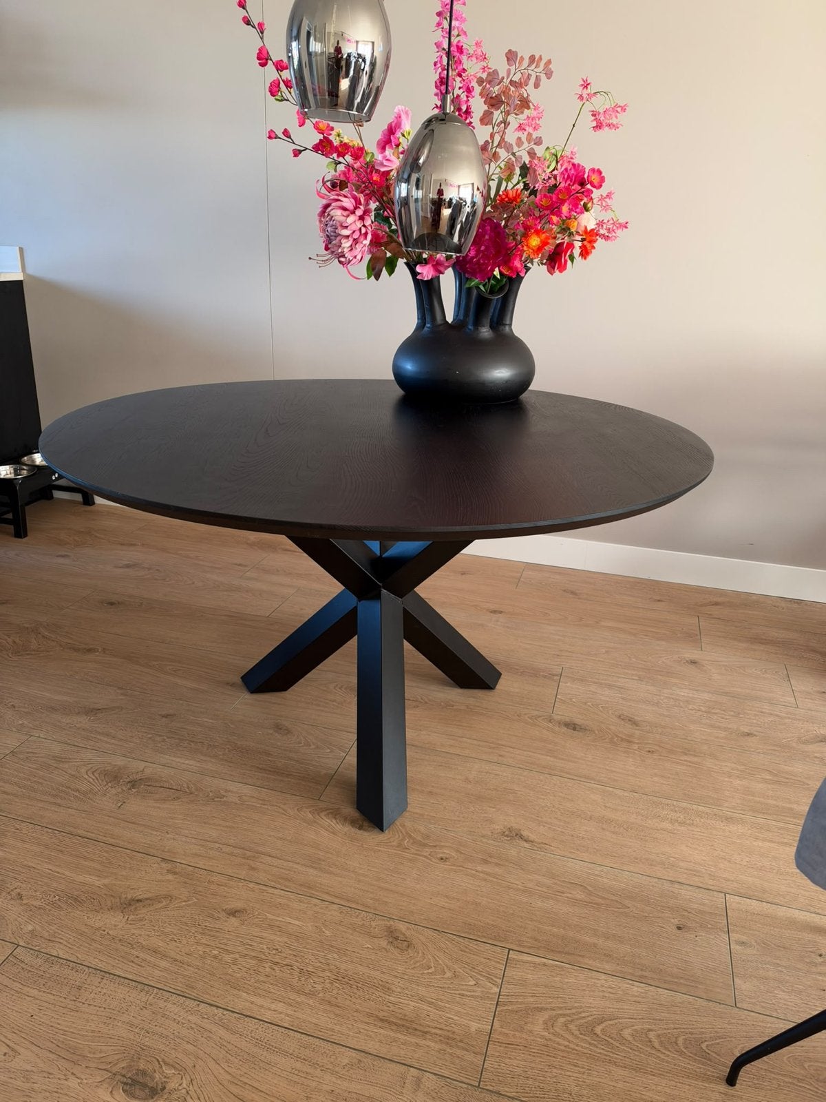 Ronde eettafel joost 140 zwart, geborsteld, gestopt., Ophalen, Gebruikt, Vijf personen of meer, 100 tot 150 cm