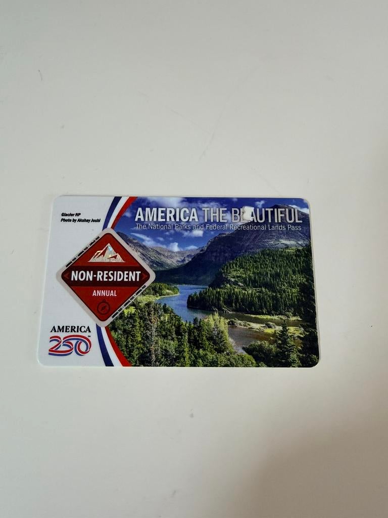 America the beautiful pas, Drie personen of meer