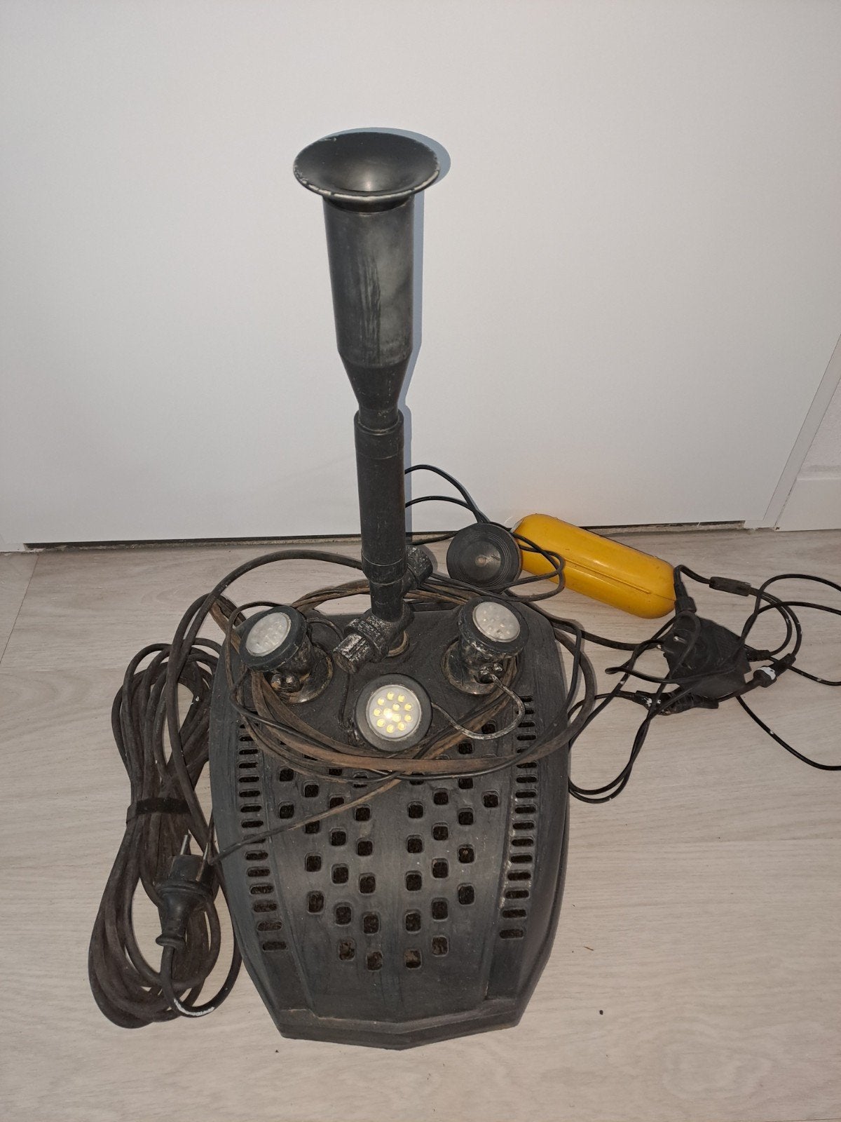 velda 3 in 1 vijverpomp/filter., Ophalen, Gebruikt, Kunststof, Fontein