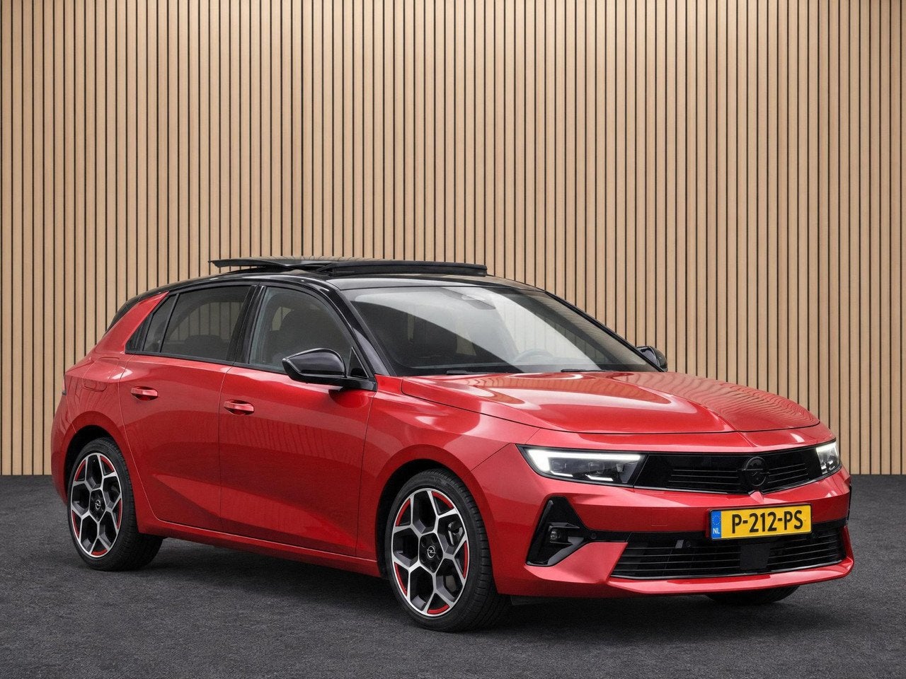Opel Astra 1.6 Hybrid GS Line | HUD / 360 camera / Pano, Auto's, Gebruikt, 1578 kg, 4 cilinders, 181 pk
