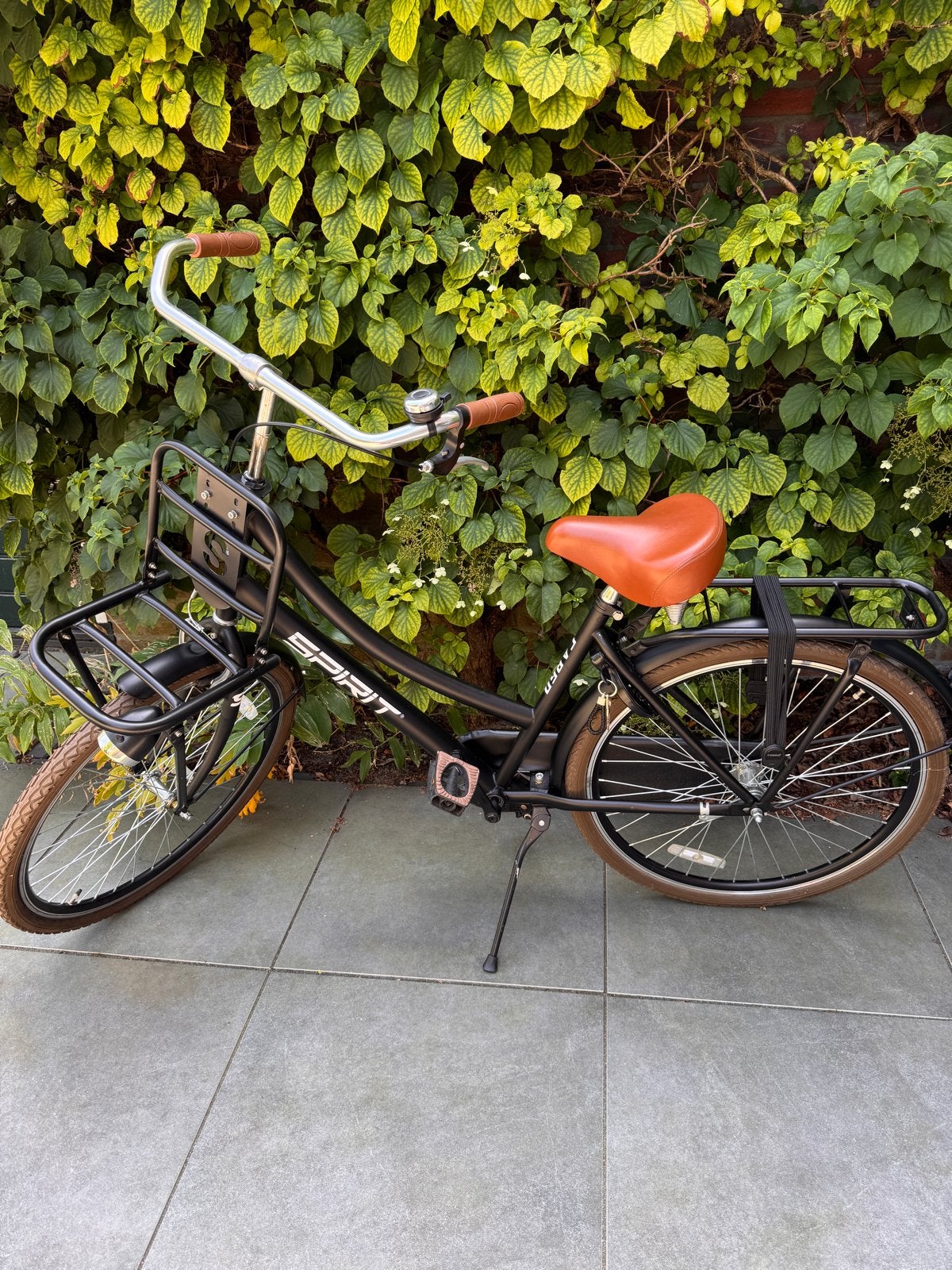 Spirit Cargo Damesfiets - Zwart met bruin zadel - 26 inch, Fietsen en Brommers, Ophalen, Gebruikt