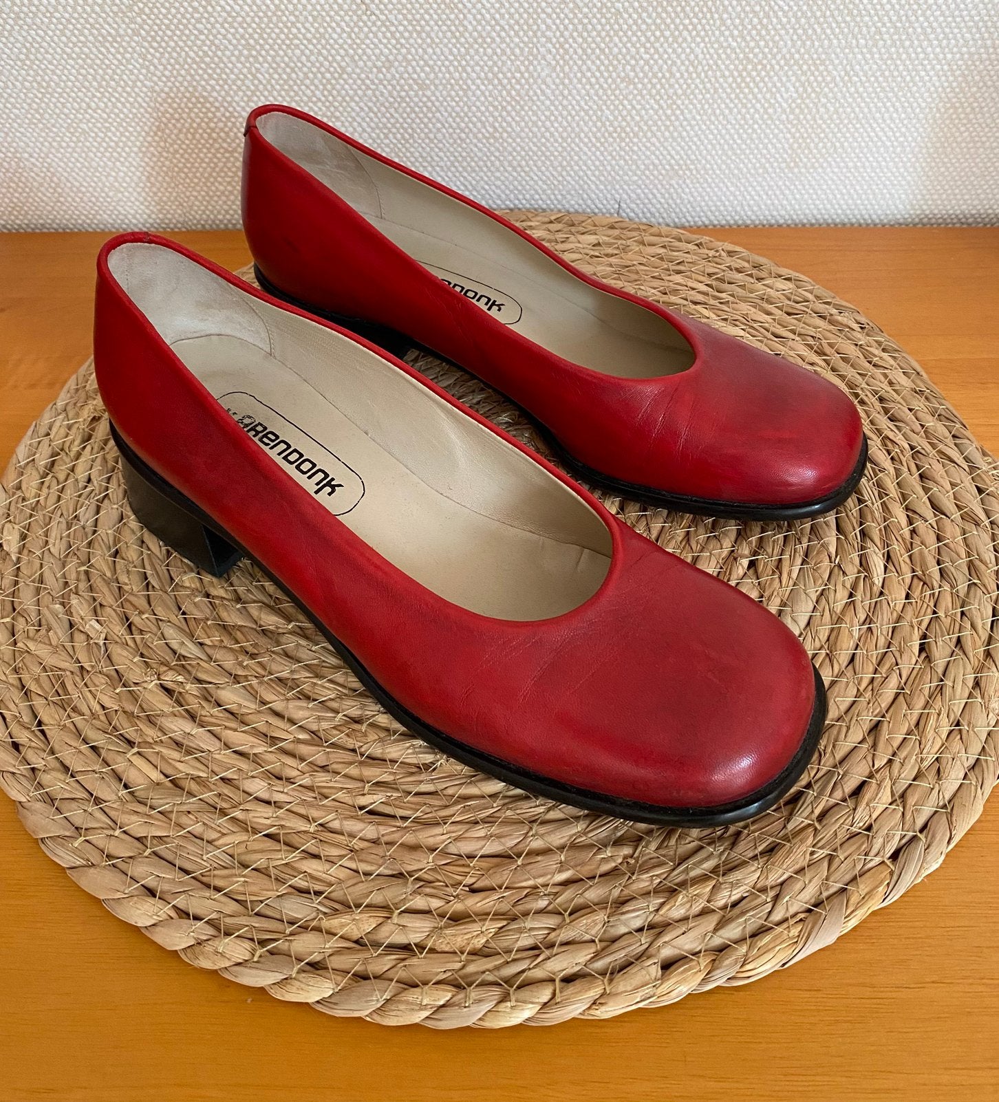 Vintage rode leren pumps – Van Arendonk – maat 38,5, Kleding | Dames, Pumps, Ophalen of Verzenden, Zo goed als nieuw, Rood