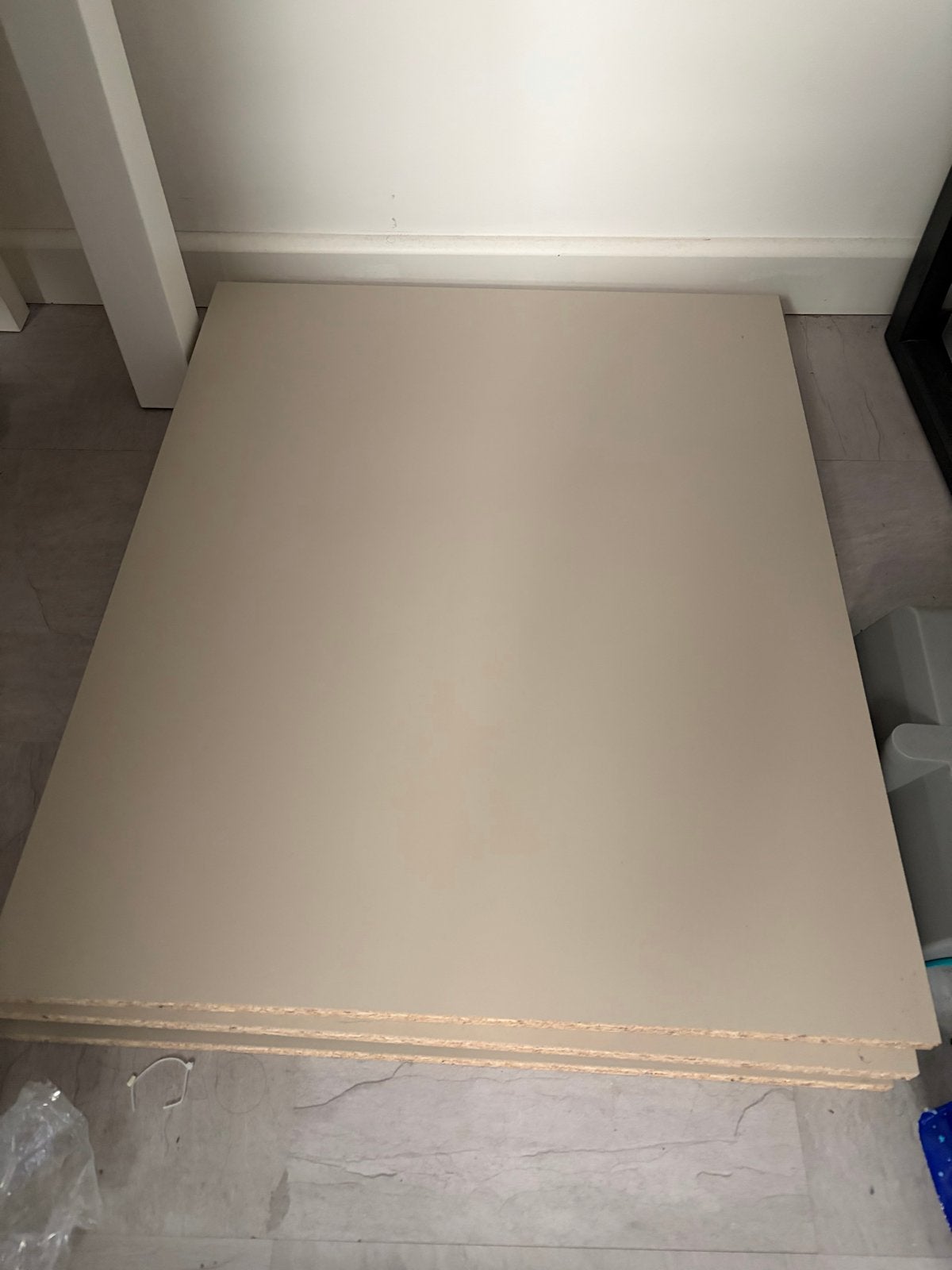 IKEA 75x58cm grijsbeige planken 4 st. zgan, Ophalen, 50 tot 100 cm, Zo goed als nieuw, Minder dan 100 cm
