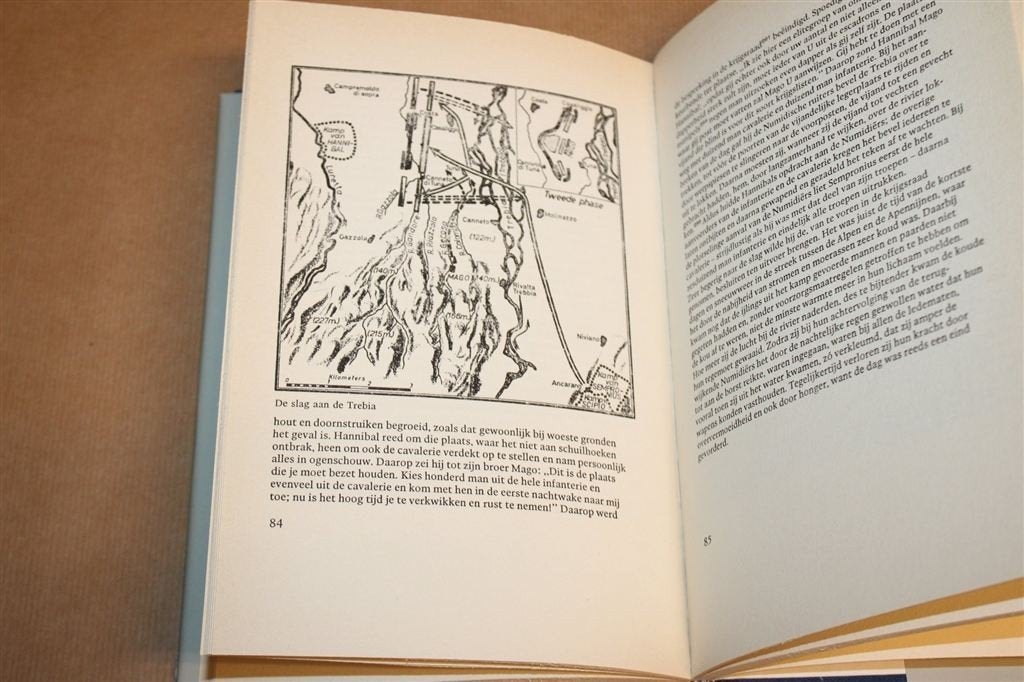 Hannibals Tocht over de Alpen — Livius, De Haan Klassieken, Ophalen of Verzenden, Gelezen
