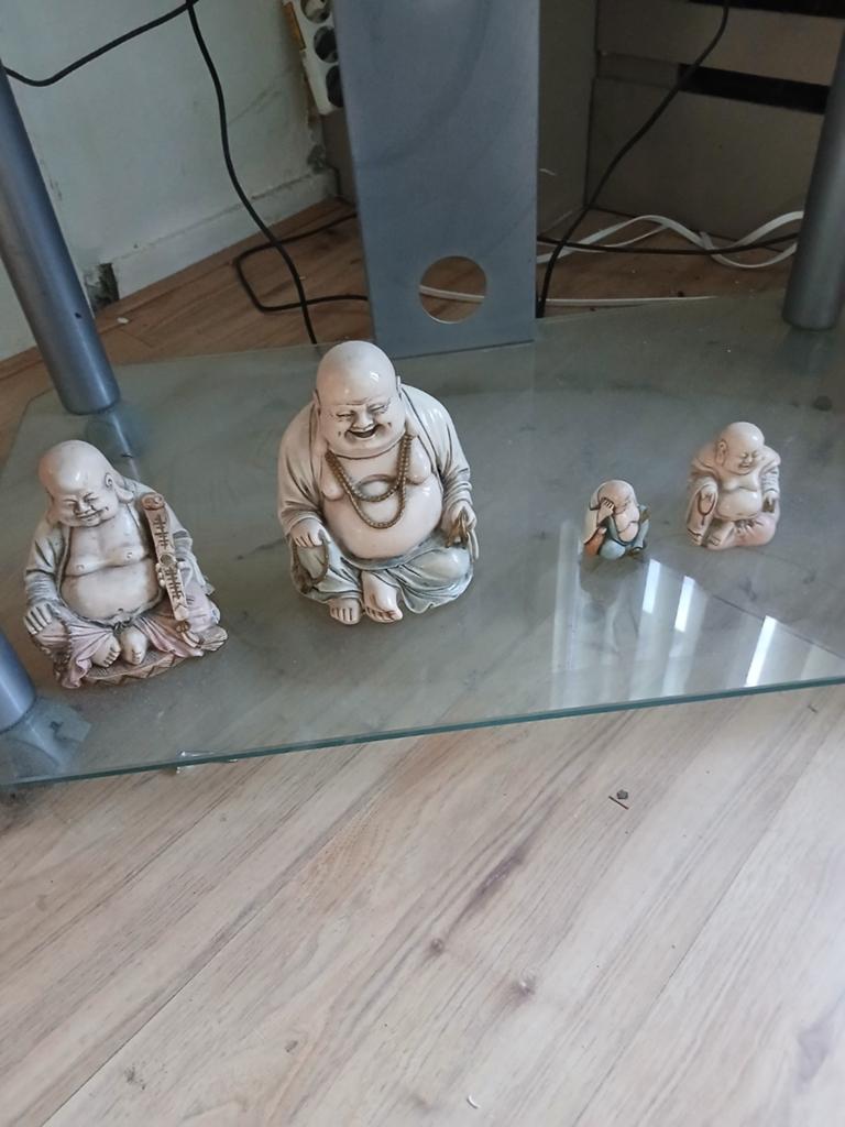 Boedha beeldjes, Ophalen