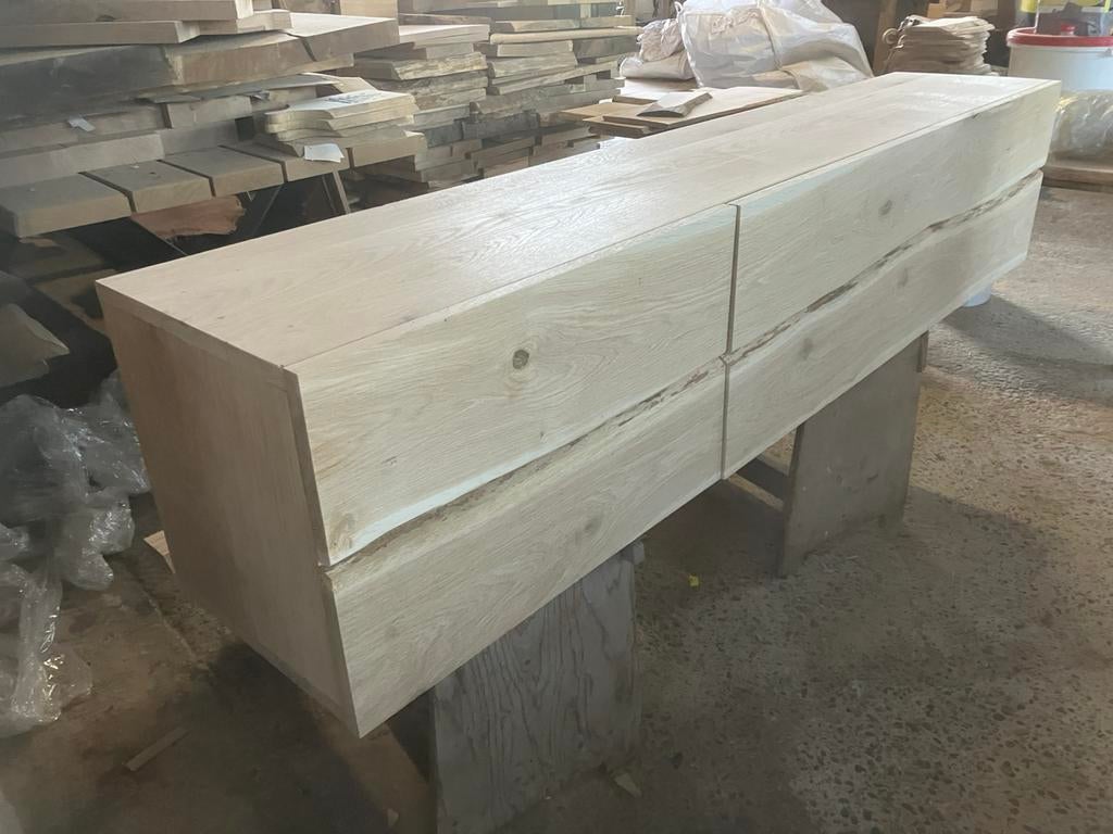 Zwevend dressoir massief eiken, Huis en Inrichting, Kasten | Dressoirs, Nieuw, 150 tot 200 cm, 25 tot 50 cm, Met lade(s), Met deur(en)