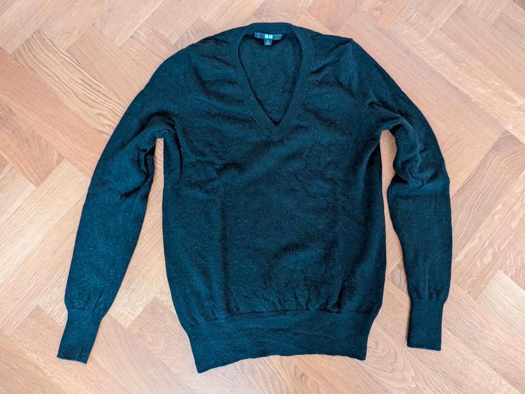 Zwarte Uniqlo V-Hals Trui van 100% Kasjmier Mt S, Kleding | Dames, Zwart, Ophalen of Verzenden, Zo goed als nieuw, Maat 36 (S)