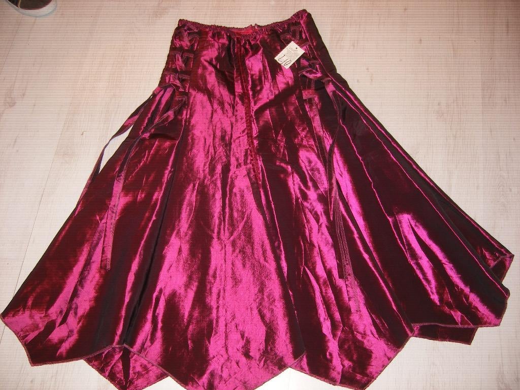 nieuwe gevoerde ,lange, glanzende, aubergine kleurige rok, M, Kleding | Dames, Rokken, Maat 38/40 (M), Paars, Nieuw, Ophalen of Verzenden