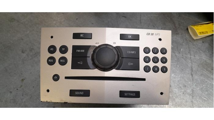 Radio van een Opel Corsa, Gebruikt, -, -, Opel