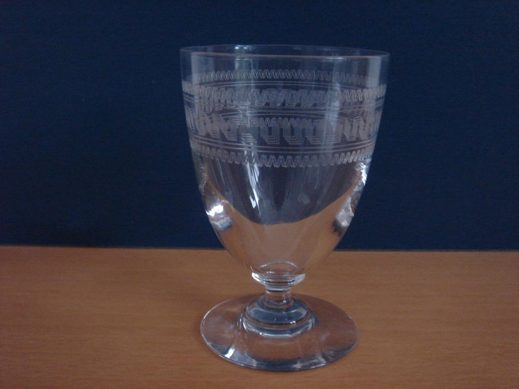 1 kristallen wijnglas met geslepen decoratie, Ophalen of Verzenden