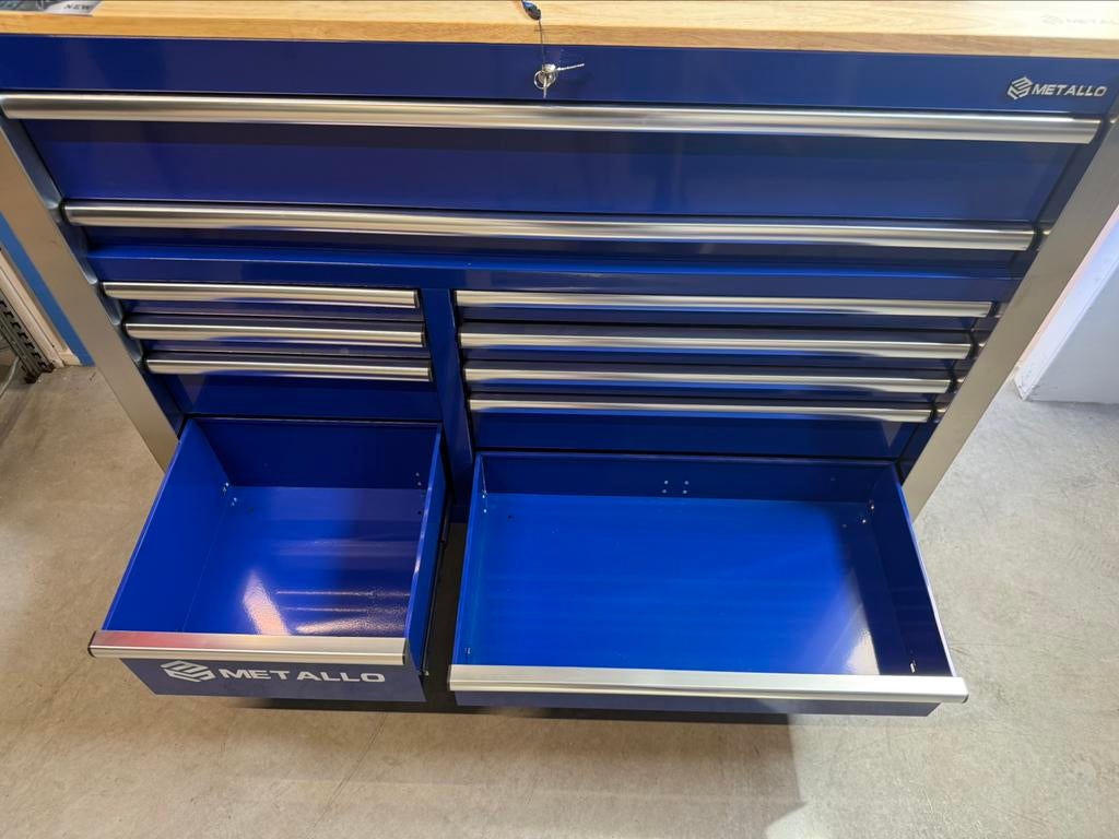 Foto 8 van XXXL gevulde gereedschapswagen met werkbank blad Metallo SG