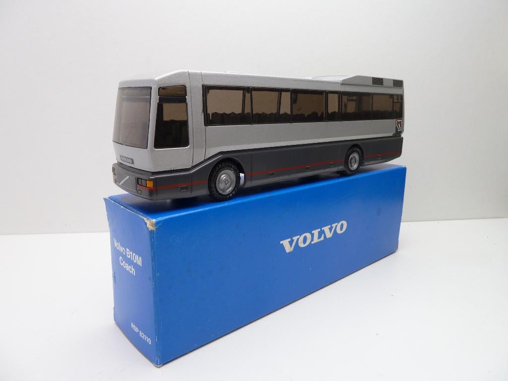 Volvo touringcar  '' NZG 1/50 '', Hobby en Vrije tijd, Modelauto's | 1:50, Zo goed als nieuw, Bus of Vrachtwagen, NZG, Ophalen of Verzenden
