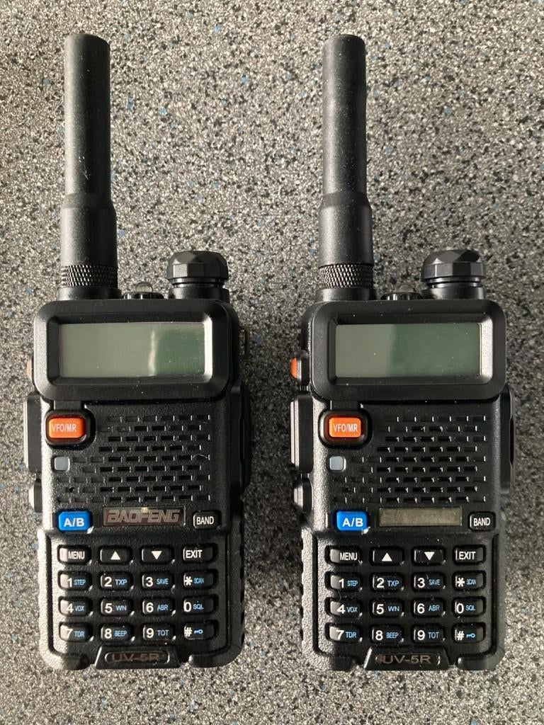 BAOFENG UV-5R Set Portofoons - Walkie Talkie NIEUW, Ophalen of Verzenden, Zo goed als nieuw, Portofoon of Walkie-talkie, Handsfree-functie