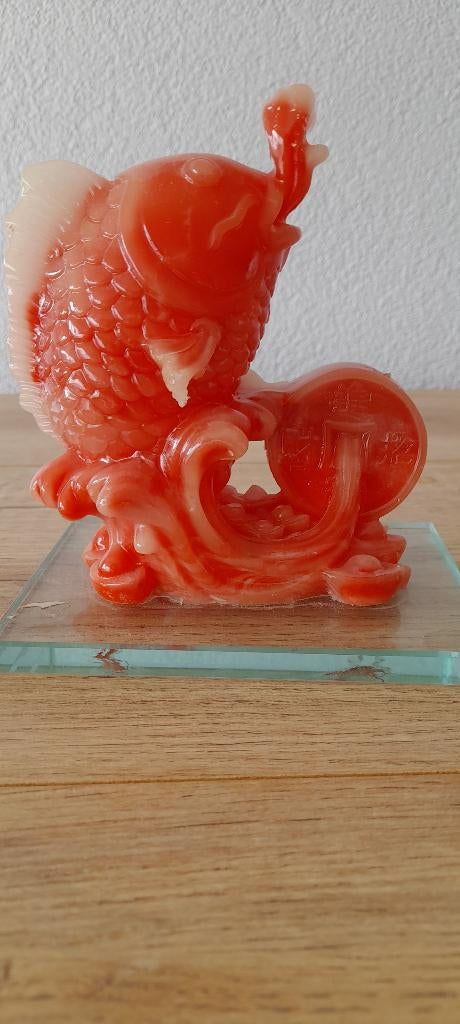 koi karper kunsthars 2 kleurig china, Ophalen of Verzenden, Nieuw, Overige soorten, Beeldje of Figuurtje