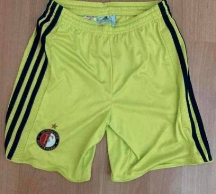 Adidas Feyenoord Short - Maat M, Maat 48/50 (M), Geel, Ophalen of Verzenden, Voetbal
