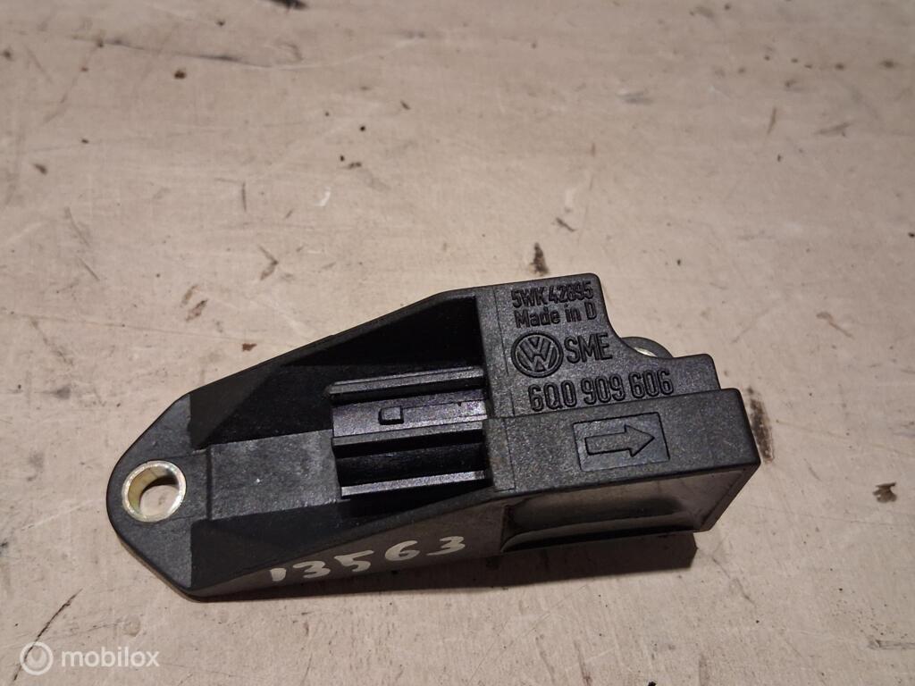 Airbagsensor VW Bora 1.6-16V ('98-'06) 6q0909606, Gebruikt, Volkswagen, Ophalen of Verzenden, Volkswagen