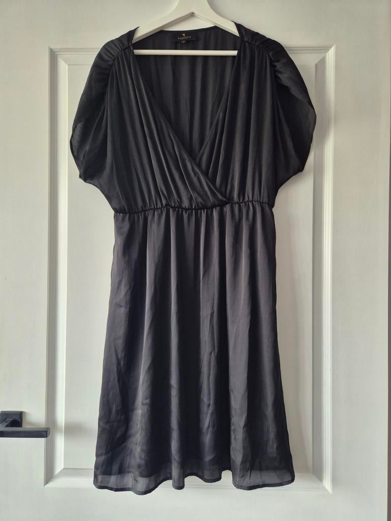 Scenario zwarte jurk knielengte - Mt 40, Kleding | Dames, Maat 38/40 (M), Zwart, Ophalen of Verzenden, Scenario
