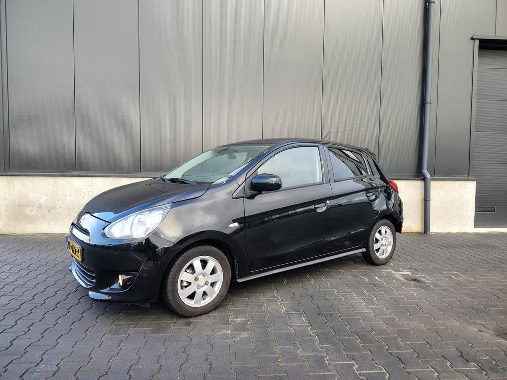 Mitsubishi Space Star 1.0 MPI Bright 2015 clima!, Auto's, Mitsubishi, Voorwielaandrijving, Stof, Zwart, Zwart