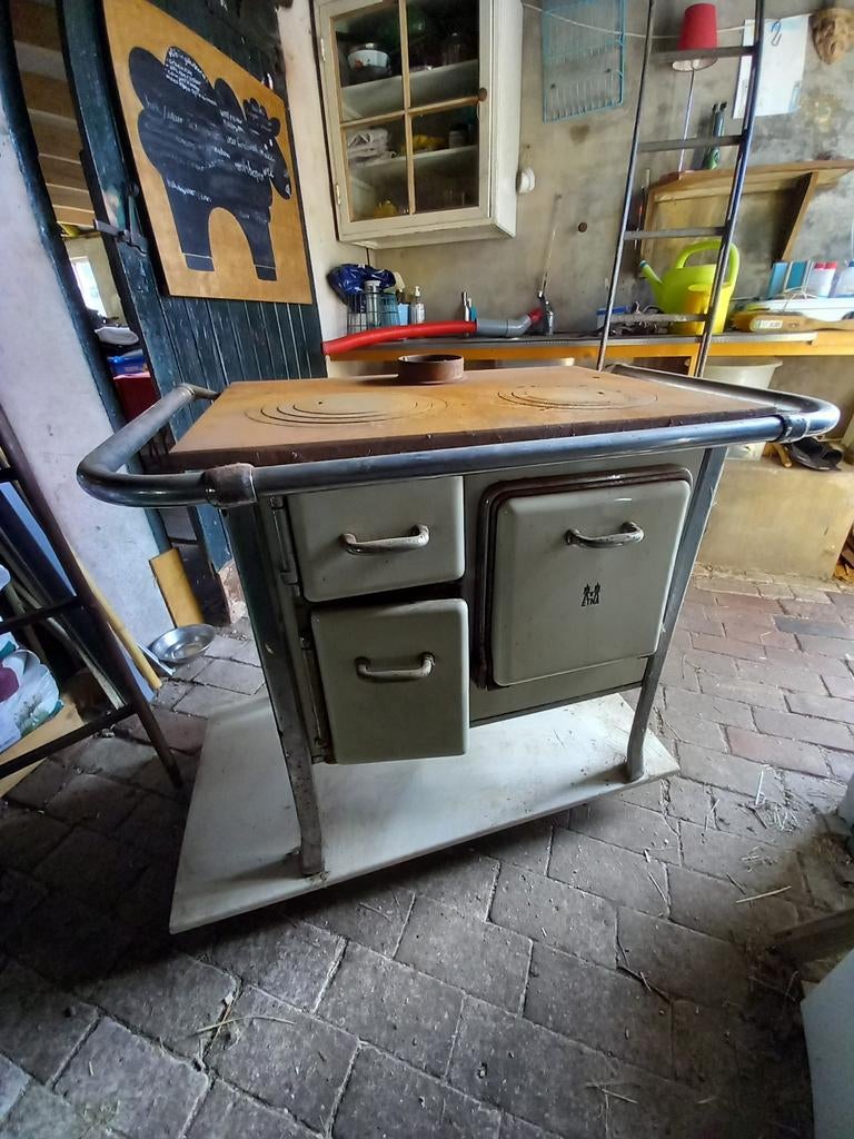 Oude ETNA Houtkachel met Oven -  Opknapper, Ophalen