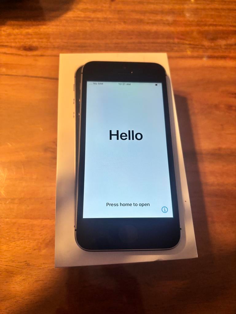 Iphone se, Telecommunicatie, Mobiele telefoons | Apple iPhone, Gebruikt, 16 GB, Ophalen of Verzenden, Zonder simlock