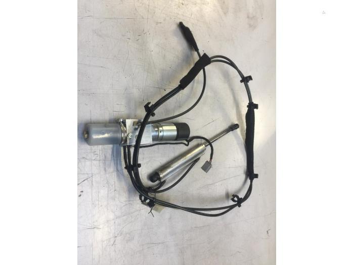 Achterklep motor van een Volvo V70, Ophalen of Verzenden, 3 maanden garantie, Gebruikt, Volvo