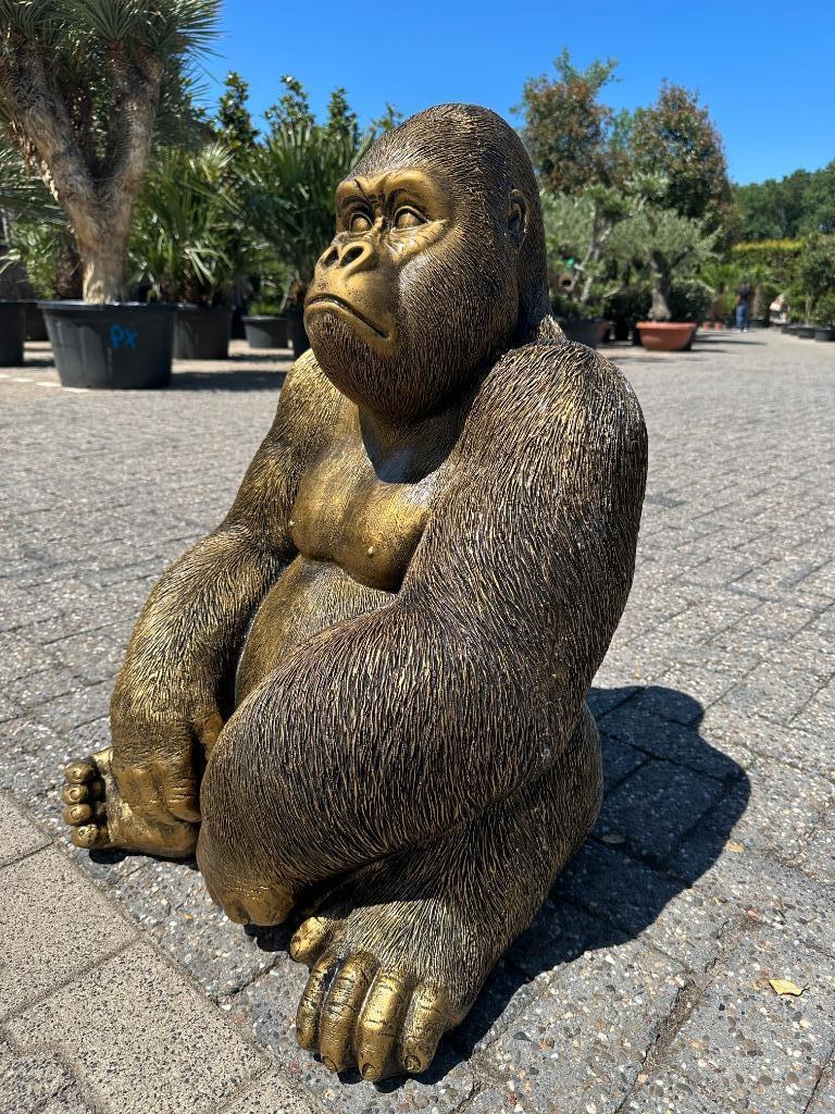 Brons -goud kleurig Gorilla beeld te koop, Tuin en Terras, Tuinbeelden, Ophalen, Nieuw, Kunststof, Dierenbeeld