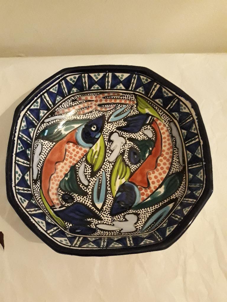 Keramische schaal met multicolor vis design., Antiek en Kunst, Ophalen of Verzenden