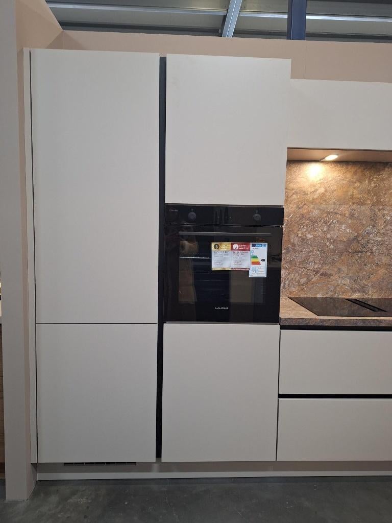 Foto 3 van Complete Nieuwe keuken met apparatuur – Keuken Presilla