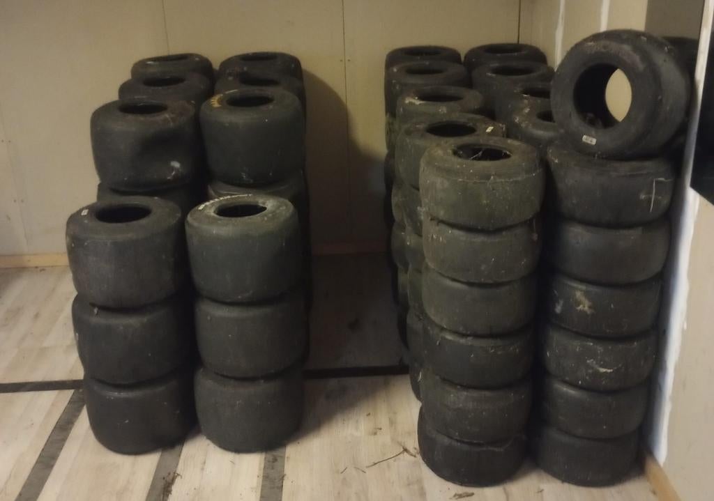Honden Speelgoed Speeltjes Kart banden Bandjes
€5, Ophalen of Verzenden, Kart