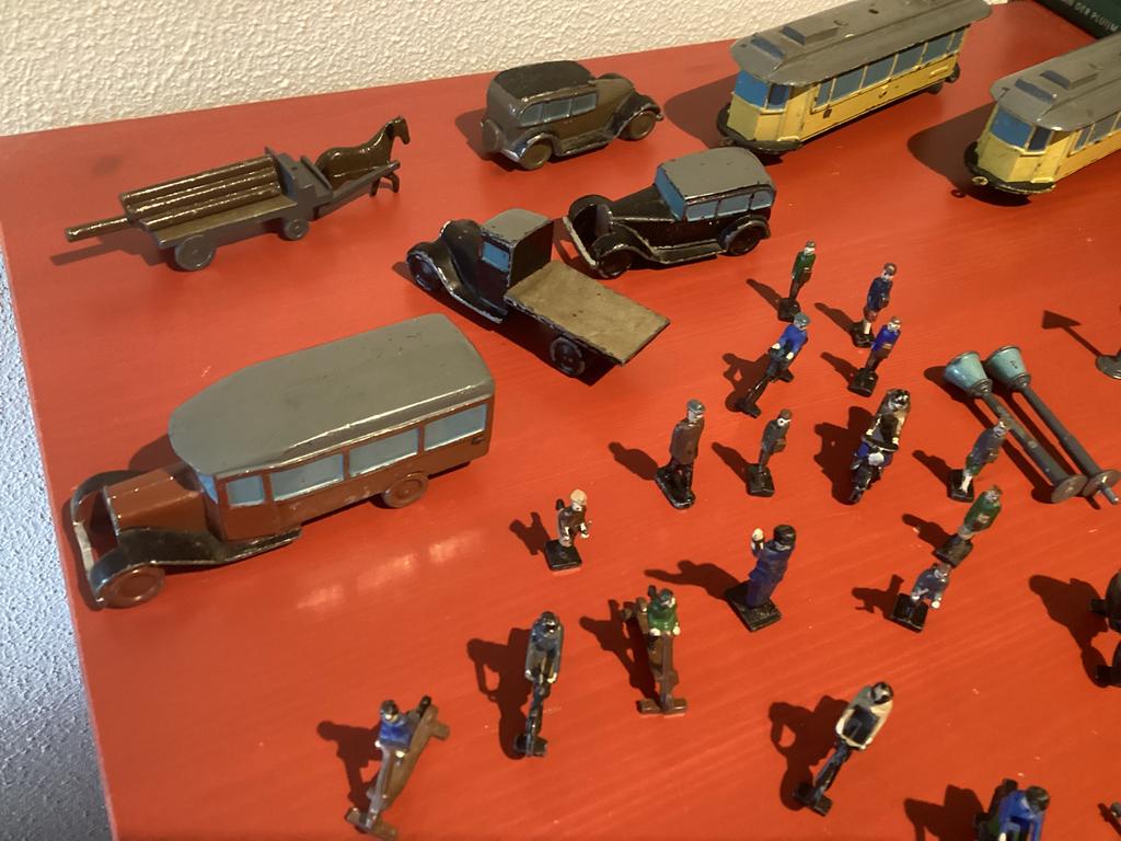 Dinky toys. GEZOCHT, Hobby en Vrije tijd, Modelauto's | 1:43, Ophalen of Verzenden, Zo goed als nieuw, Auto, Dinky Toys
