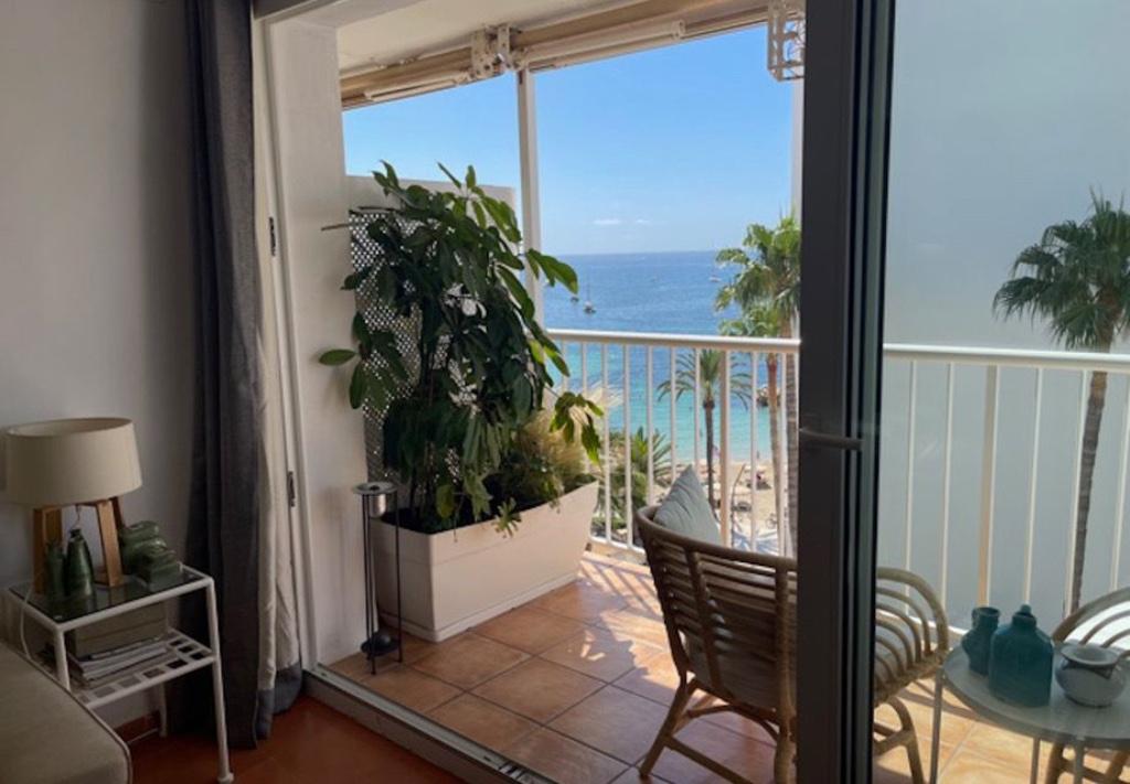 LAST MINUTE ibiza appartement juli | Figueretas, 2 slaapkamers, Afwasmachine, Appartement, Eigenaar