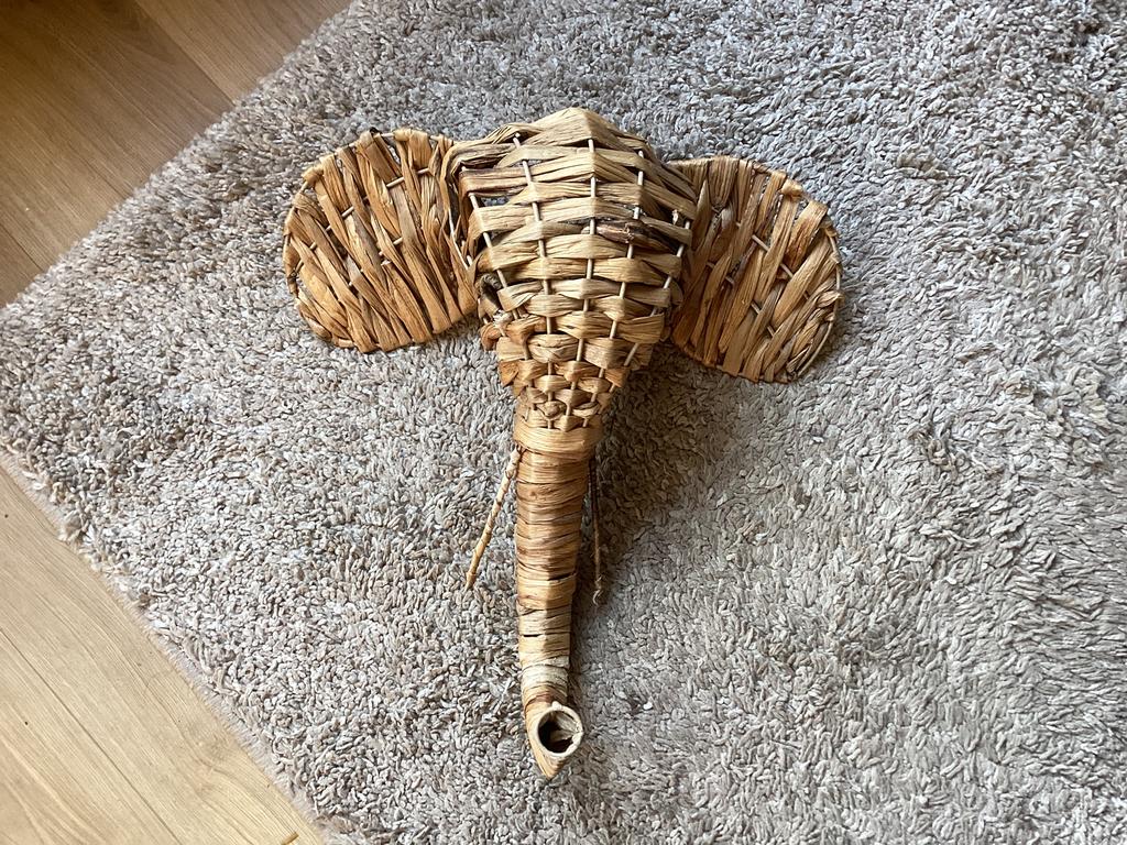 Rieten wandolifant in goede staat 45 x 40 cm € 10, Ophalen of Verzenden, Zo goed als nieuw