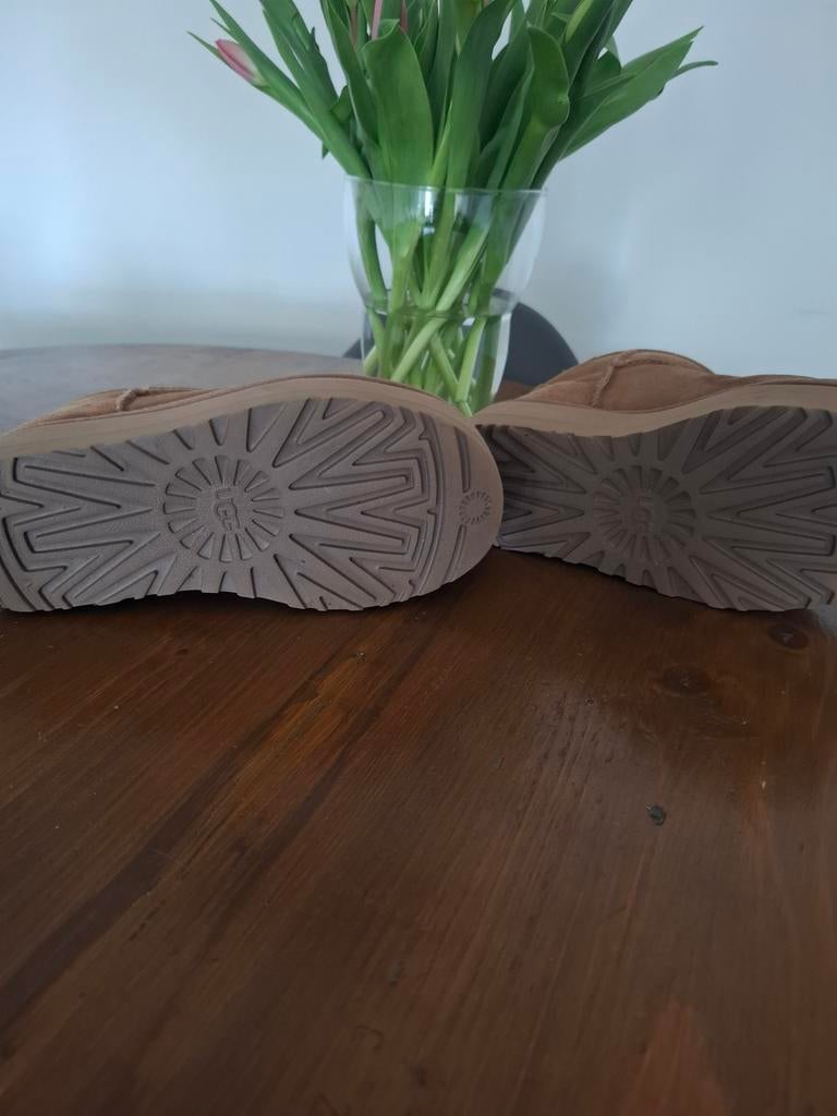 Uggs orgineel, Kleding | Dames, Schoenen, Zo goed als nieuw, Lage of Enkellaarzen, Zwart, Verzenden